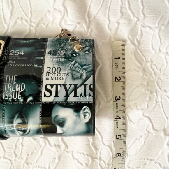 Fashion Magazine Clutch - Picture 8 of 8